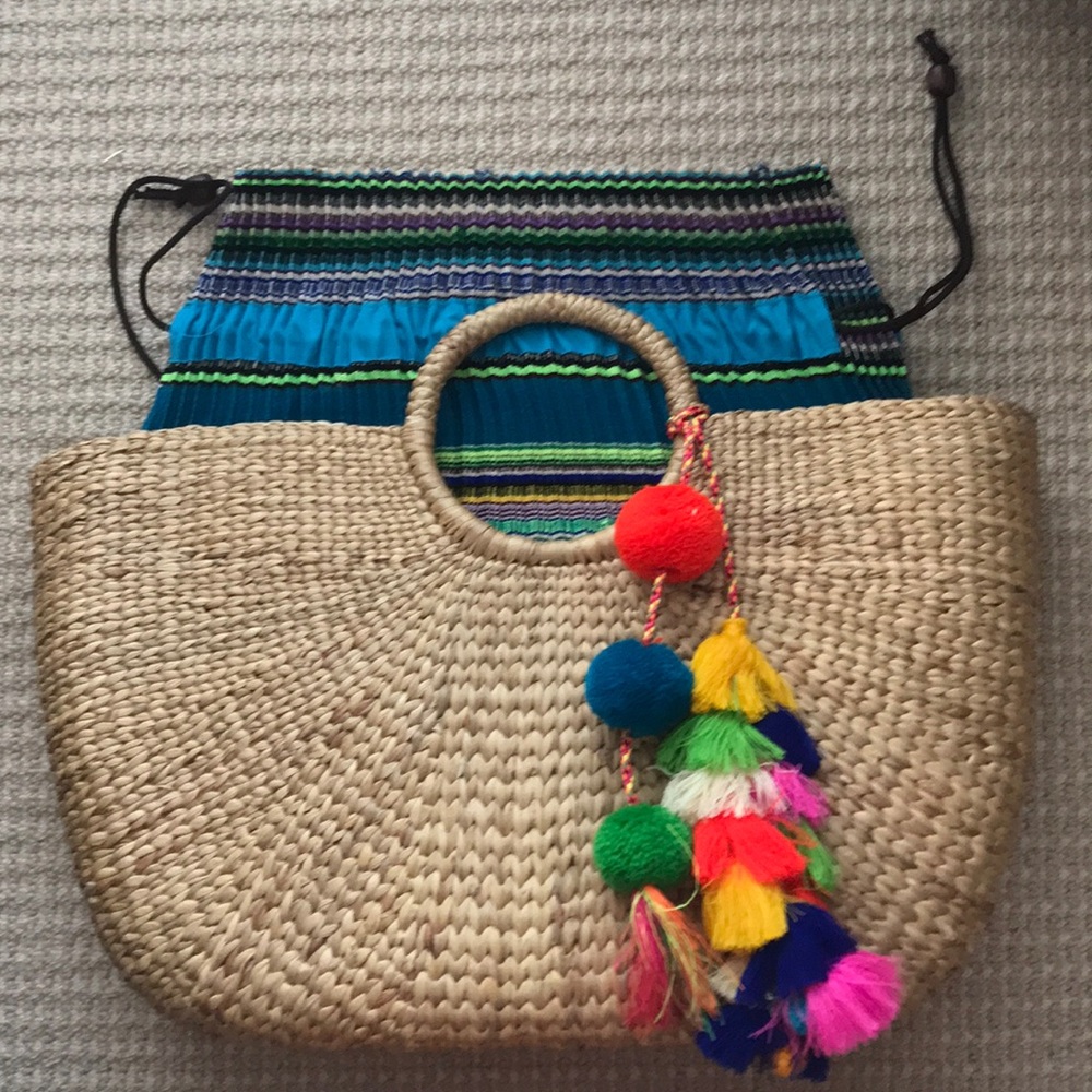 NWOT JadeTribe Large Tassel straw bag w/lining - Picture 2 of 5